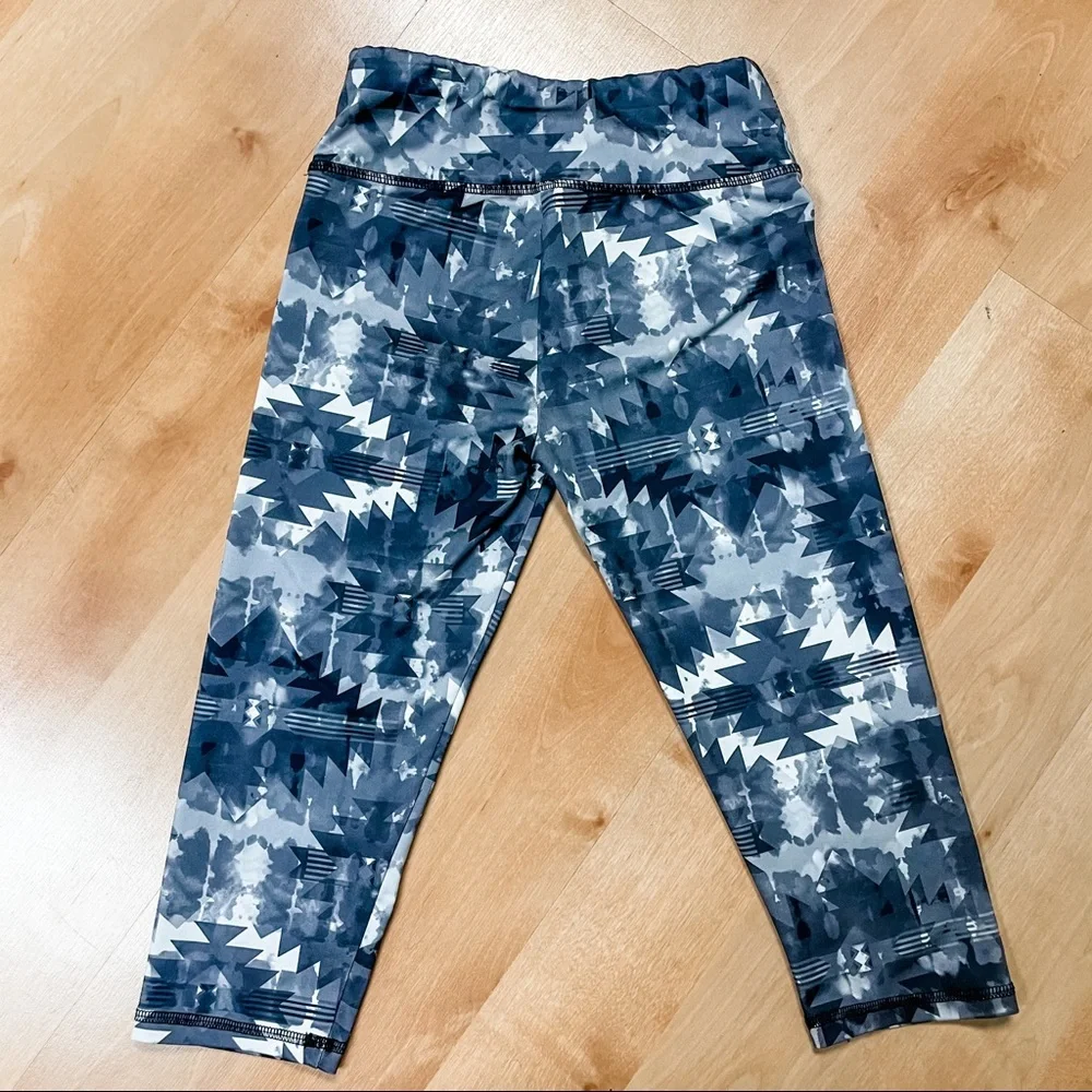 Justice Gray Patterned “Strong” Capris Active Legging Girls Size 12